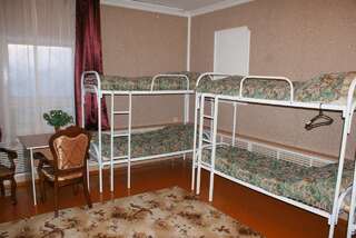 Хостел Алексеевский Тобольск Односпальная кровать в общем мужском номере-5